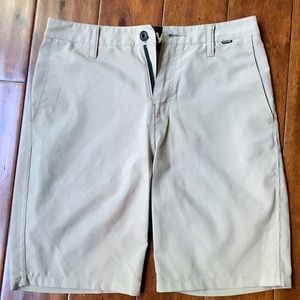 Hurley hybrid shorts. Men’s size 28.